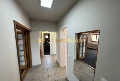 Birou, de 94.00 mp, în Unirii
