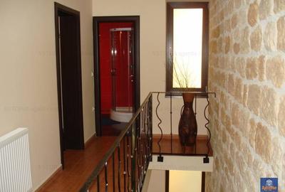 Apartament  3 camere, in vila, Centru, mobilat, finisaje moderne - 8