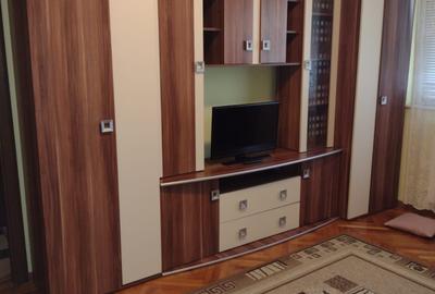 Apartament cu 2 camere semidecomandat în Casa de Cultură