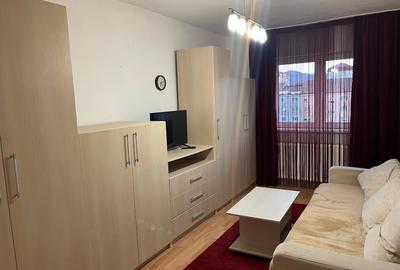 Închiriez apartament 2 camere - 2