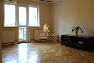 Apartament cu 3 camere semidecomandat, mobilat în Moșilor