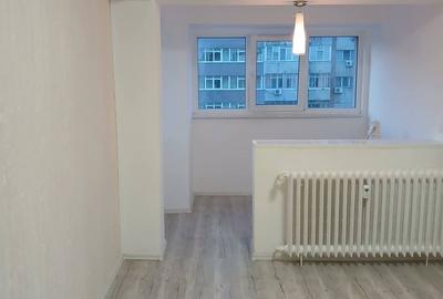 Apartament cu 3 camere decomandat în Păcii
