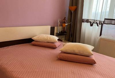 Apartament cu 2 camere decomandat, mobilat în Central