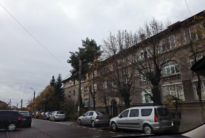 3 camere Exercițiu / fondul vechi , Decomandat / centrala , Amplasament DEOSEBIT - 1
