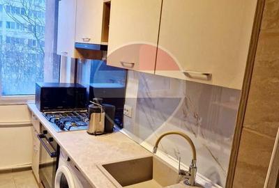 Apartament cu 3 camere, mobilat în Unirii