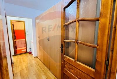 Apartament cu 3 camere de închiriat în zona Decebal - 5