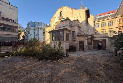 Casă individuală cu 5 camere în Calea Victoriei