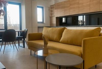 Apartament cu 2 camere semidecomandat, mobilat în Văcăresti