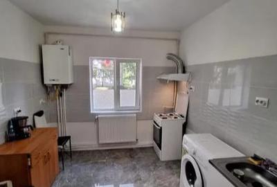 Apartament cu 3 camere decomandat, mobilat în Mircea cel Bătrân