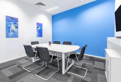 Acces  la un spațiu de birou profesional pentru 10 persoane în Regus Green Gate - 1