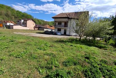 Constructie P+1 cu 6 încăperi 2 bai si teren - 3.329 mp Băile Olănești - 4
