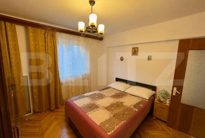 Apartament cu 3 camere decomandat, mobilat în Cugir