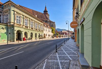 Piata Sfatului, 41 mp., ideal regim hotelier, de renovat la interior, acces usor - 2
