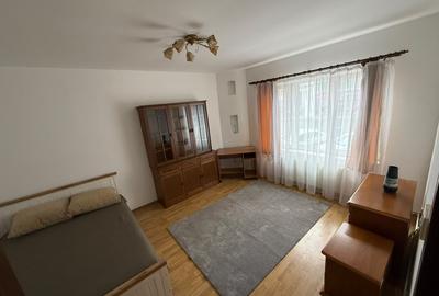 Apartament cu 2 camere decomandat, mobilat în Central