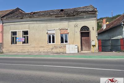 Casa de vanzare in Aiud 3300 mp teren - 1