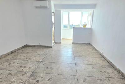 Garsonieră decomandată în Far