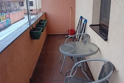 Apartament cu doua camere, decomandat, Visoianu, etajul 1 - 1