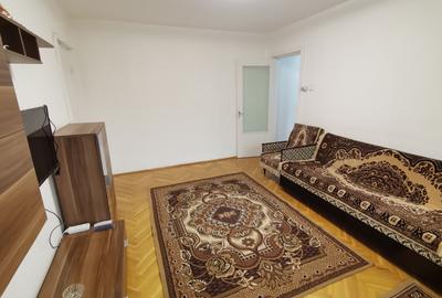 INCHIRIEZ apartament 2 camere semidecomandat,zona Vasile Aaron - 2