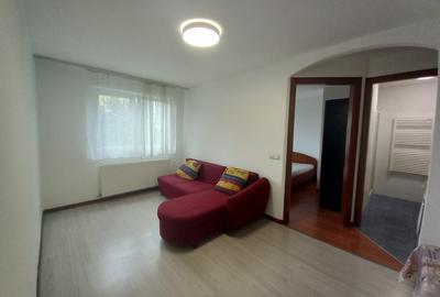 Apartament cu 2 camere nedecomandat, mobilat în Săsar