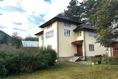 Casă de vânzare în Câmpulung Moldovenesc – Locație centrală, liniște și spațiu g - 1