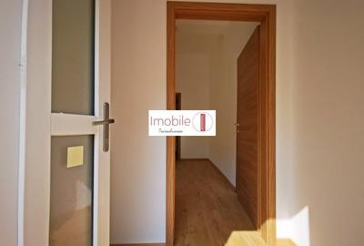 Spatiu  Centru FINISAT | Parcare - 1