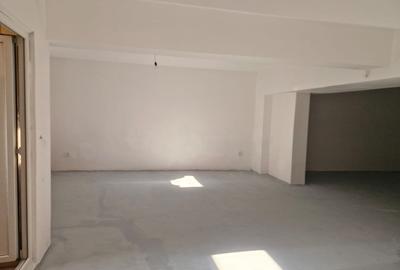 Spatiu comercial 130 mp - demisol - Faleza Nord - 118.000 euro(Cod E8+E10) - 10