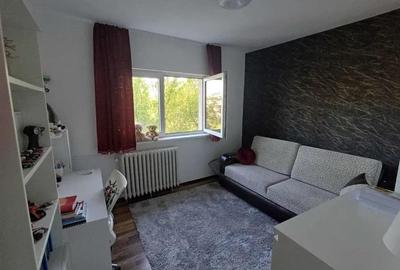 Apartament 3 Camere Semidecomandat Berceni 2 bai - 2