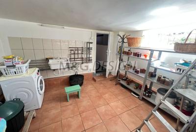 Vilă spațioasă, Dorobantilor–Pretabilă pentru 2 familii,  1570mp teren - 16