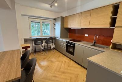 Apartament cu 3 camere decomandat în Dorobanți