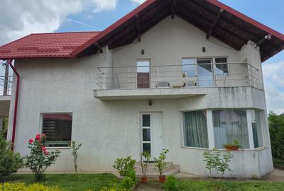 Vilă Individuală Premium – Oază de Liniște lângă Pădure în Trivale, Pitești - 1