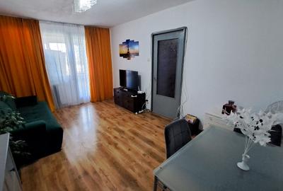 Apartament cu 2 camere decomandat în Titan