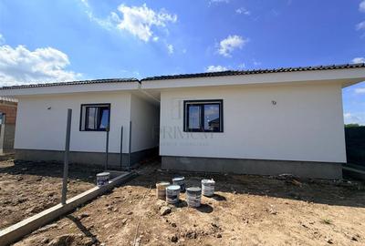 Duplex cu 4 camere în Moșnița Nouă