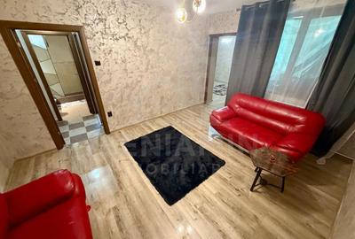 Apartament cu 3 camere semidecomandat în Craiovița Nouă