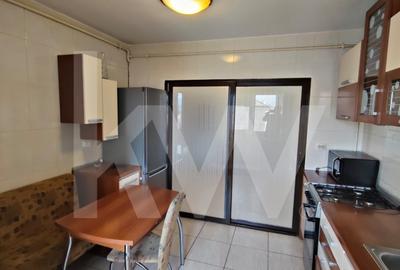 Apartament cu 3 camere de închiriat – Vasile Aaron, mobilat, bloc cu lift - 2