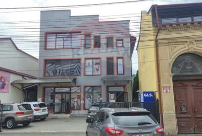 Birou, de 55 mp, în Central
