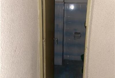 Apartament 3 camere de vanzare in Focsani , zona B- dul Brailei , et 1 3 , decom - 2