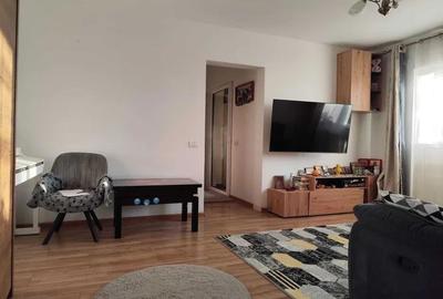 Apartament cu 4 camere semidecomandat, mobilat în Rahova