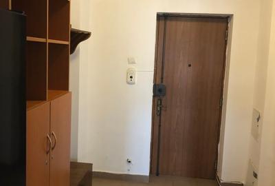 Garsonieră decomandată, mobilată în P-ța Muncii