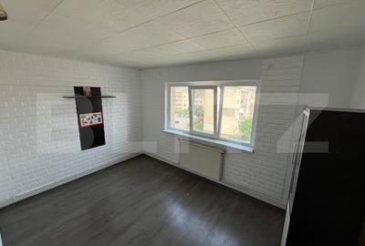 Apartament cu 2 camere semidecomandat, mobilat în Micro 11