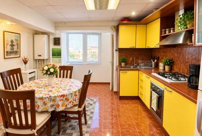Central apartament spațios transformat din 4 camere - 3