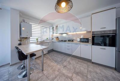 Apartament cu 2 camere de vânzare cu loc de parcare, Subcetate - 5