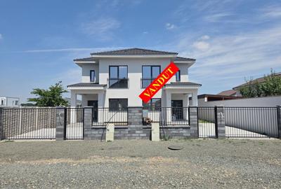 Duplex cu 5 camere în Moșnița Veche