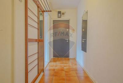 Apartament 2 cam de închiriat Zona Griviței Mobilat și utilat etaj 1 - 3