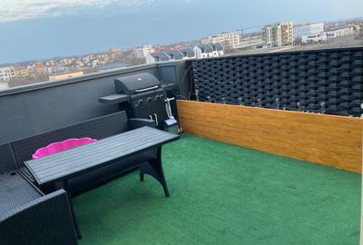 Apartament luminos cu 2 camere și 2 terase