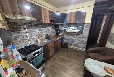 Apartament 2 camere, Oituz, 44 mp, 2 balcoane, etaj 4/4, comision 0 - 2