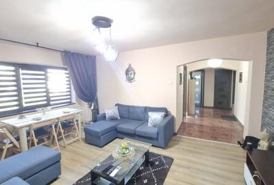 Apartament cu 3 camere decomandat în Sud