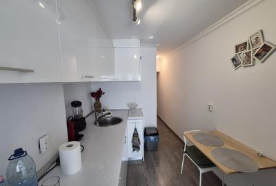 Pța Alba Iulia  3camere +terasă mare - 8