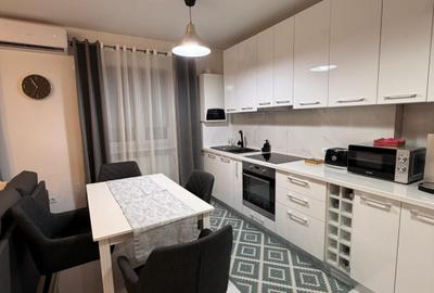 Apartament cu 2 camere semidecomandat, mobilat în Cetate