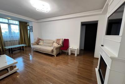 Apartament cu 3 camere semidecomandat în Iancului