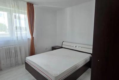 Apartament cu 2 camere decomandat în Titan